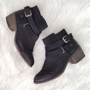 Buckle Ankle boots 8